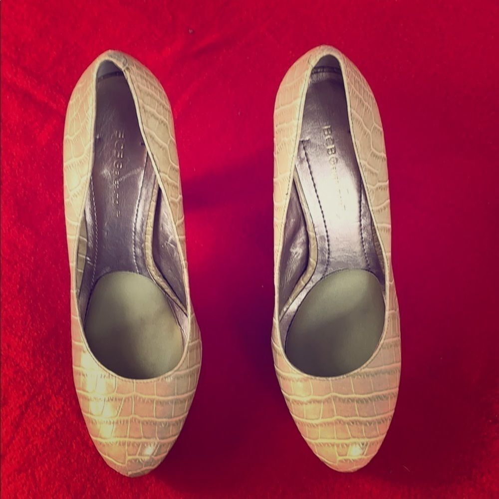 BCBGeneration Platform Heels, Tan. Sz 9 EUC